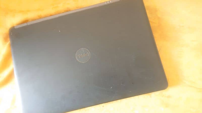 Dell Latitude E7450 | i5 5th Gen | 8 - 256 M2 2