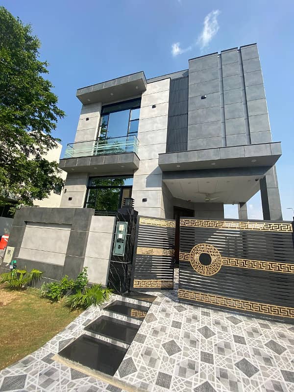 5 Marla Modern Beautiful House For Sale In D Block DHA Phase 6 Lahore 1