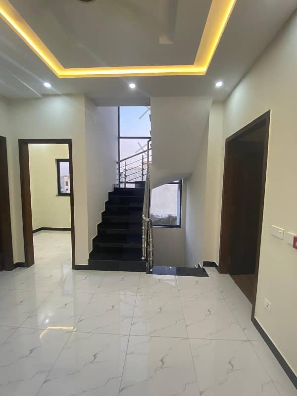 5 Marla Modern Beautiful House For Sale In D Block DHA Phase 6 Lahore 4