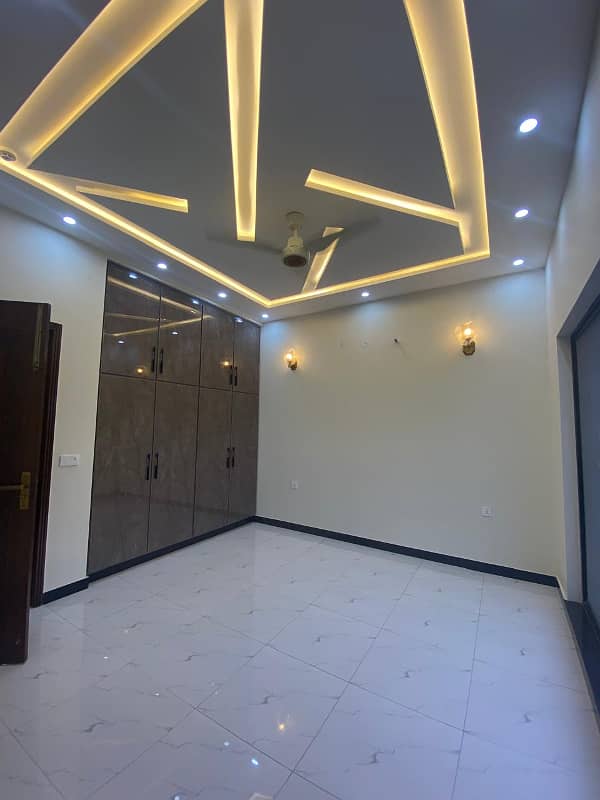 5 Marla Modern Beautiful House For Sale In D Block DHA Phase 6 Lahore 20