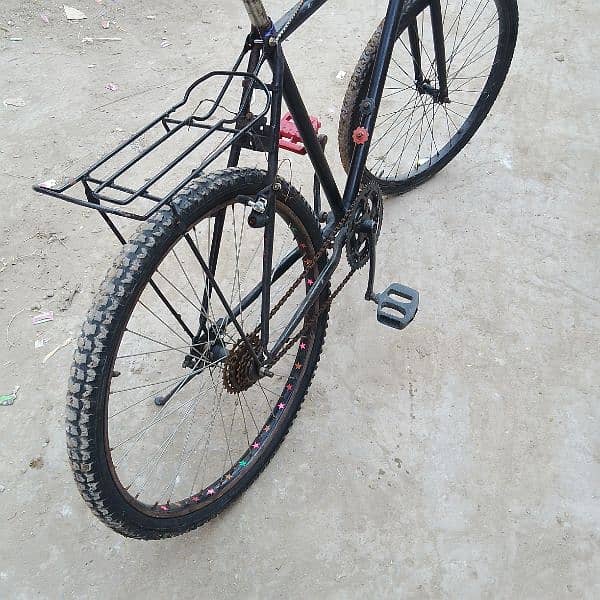 Black colour PHONEIX cycle full size urgent sale. Whatsap# 03034817394 2