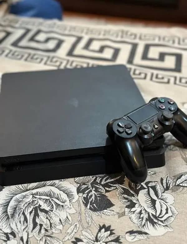 Ps 4 slim 500 gb just like new with games| Urgent 1