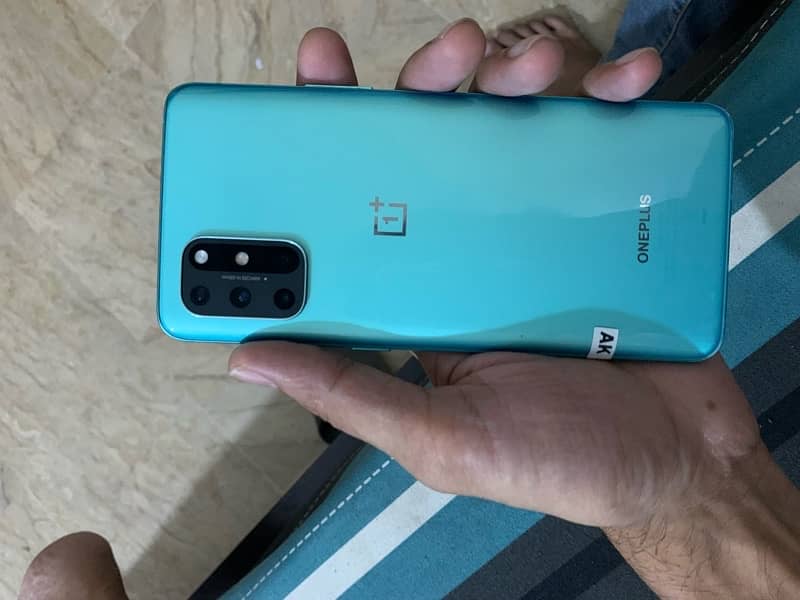 oneplus 8T  8/128 5