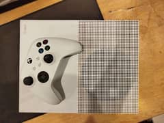 Xbox One S with series S controller