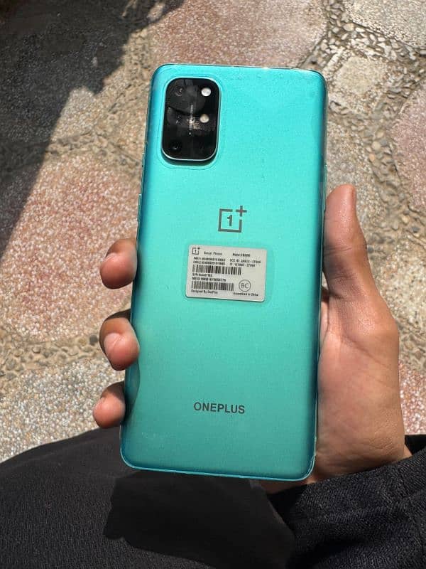 Oneplus 8t with complete box and original charger 0