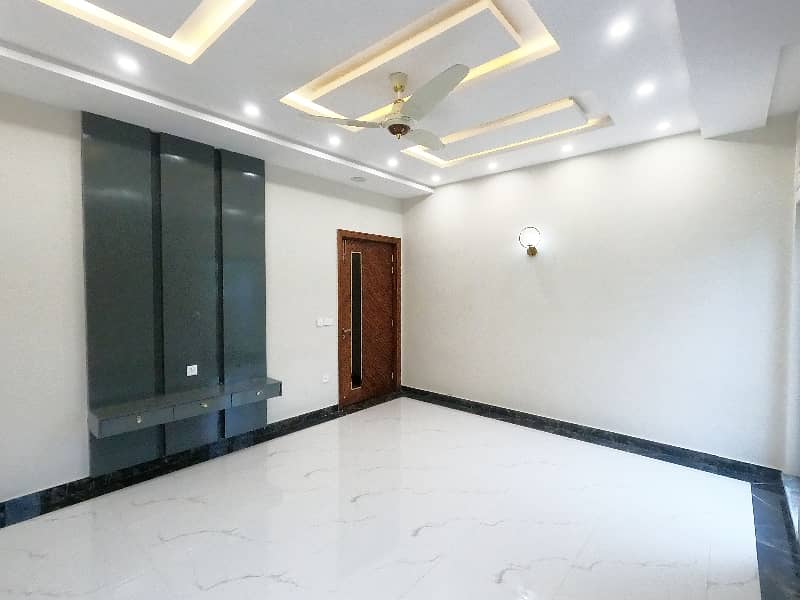 Buying A Facing Park House In Lahore? 26