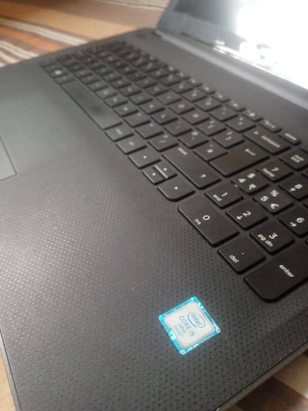 Hp Laptop i5 6th gen 2 GB Graphics card 9