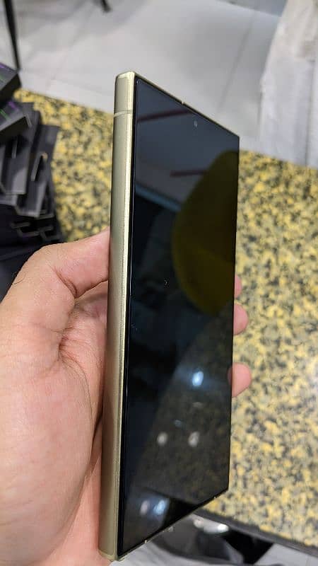 Samsung S24 Ultra Gold 256GB PTA 8