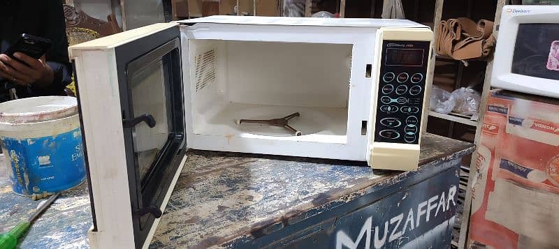 Microwave oven 1