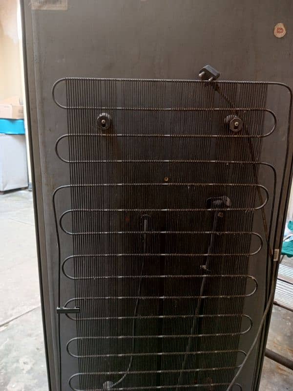 Dawlance refrigerator full ok urgent sale 3