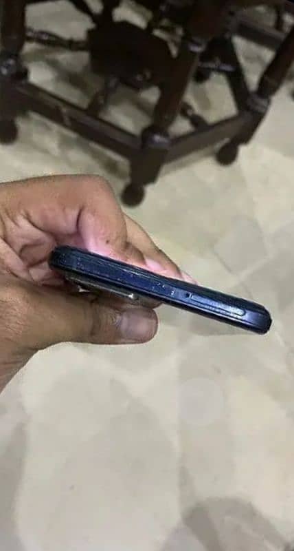 vivo y33s mobile hai 8+4 gb 128gb ha bs glass change ha all ok hai 3