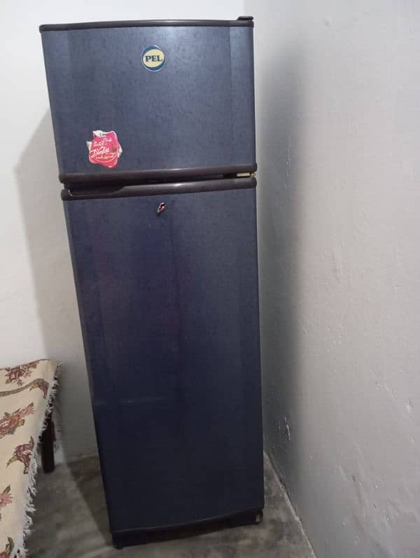 Pel Refrigerator Argent sale Good condition Size Medium 0