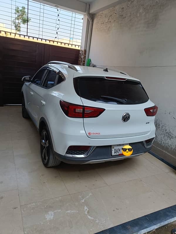 MG ZS 2022 8