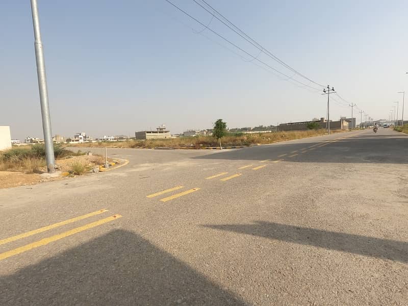 240 Kanal Industrial Land For Sale In Karachi Motorway 8