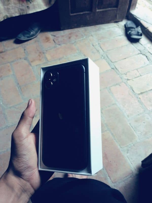 iphone 11 64 gb 10/8.5 1