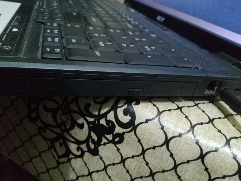 Acer laptop 10/10 condition 1