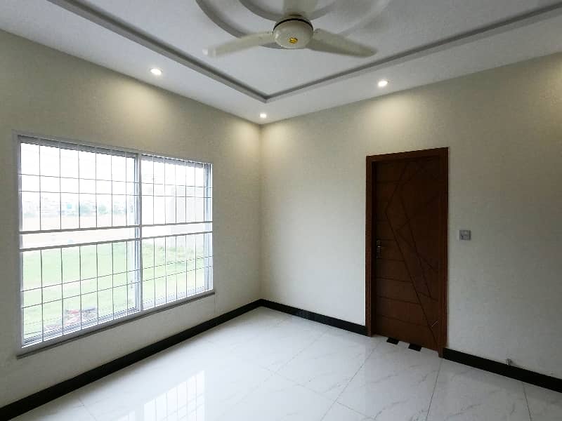 Good Prime Location 10 Marla House For Sale In Khayaban-E-Amin - Block L 28