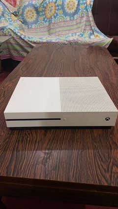 Xbox one s 1tb with 2 games and 2 controllers