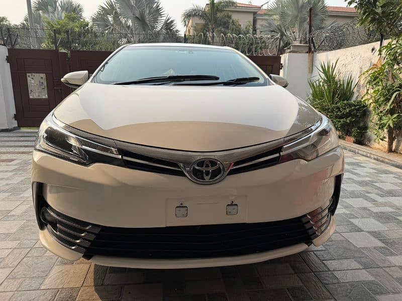 Toyota Corolla Altis Grande 2017 1