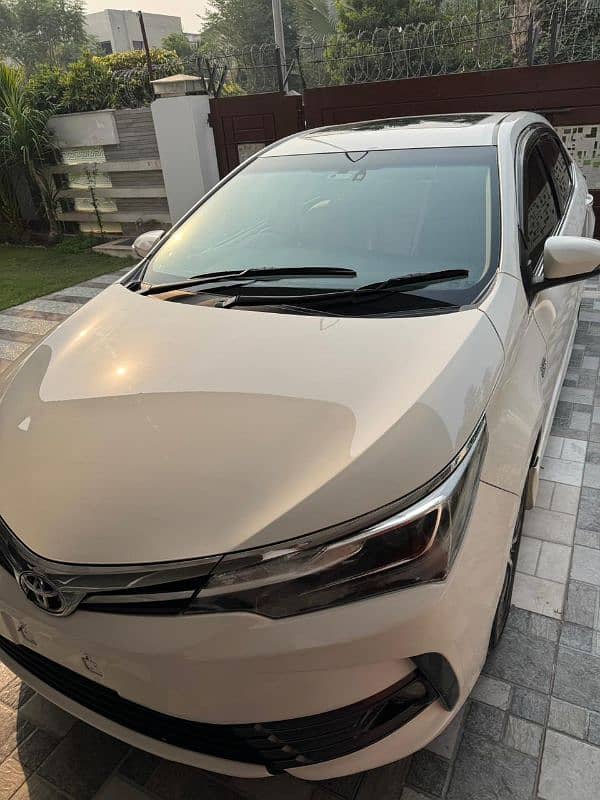 Toyota Corolla Altis Grande 2017 3