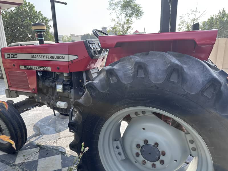 Massey Ferguson 385 2