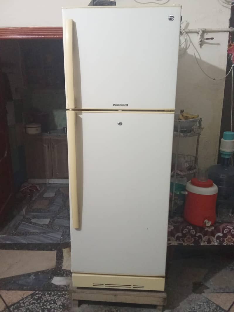 used good condition fridge 0