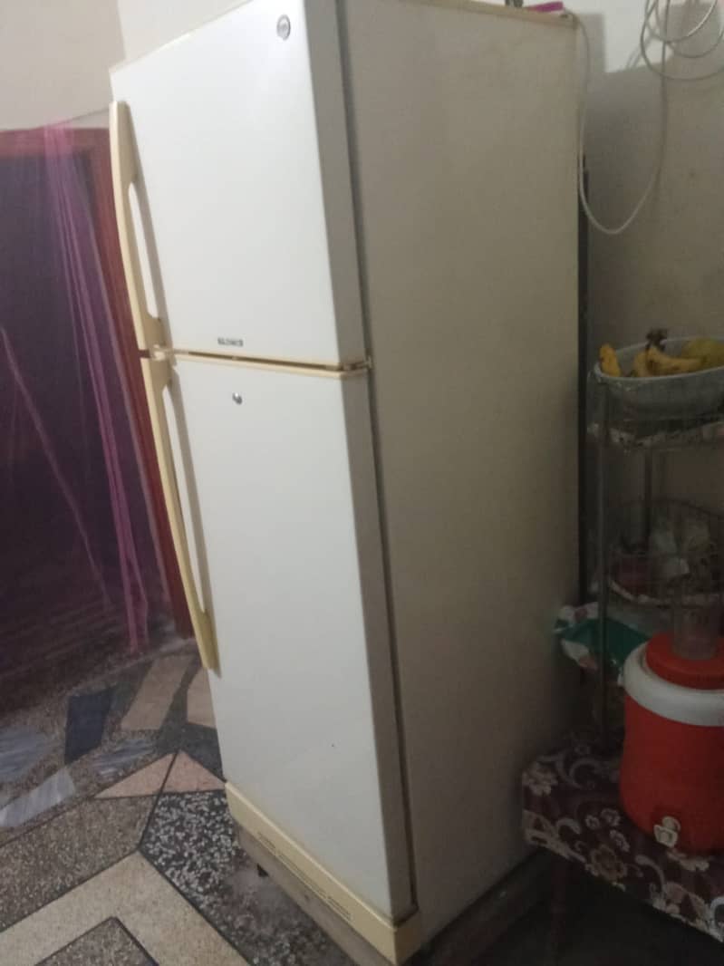 used good condition fridge 2