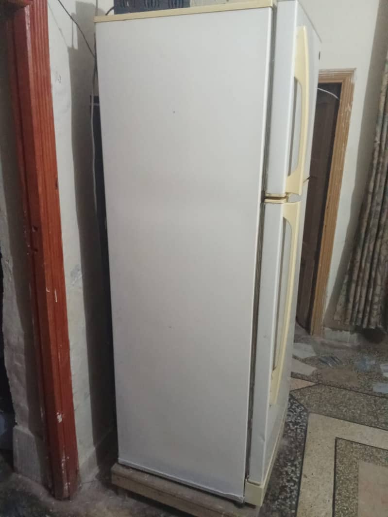 used good condition fridge 3