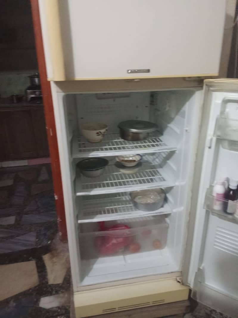 used good condition fridge 5