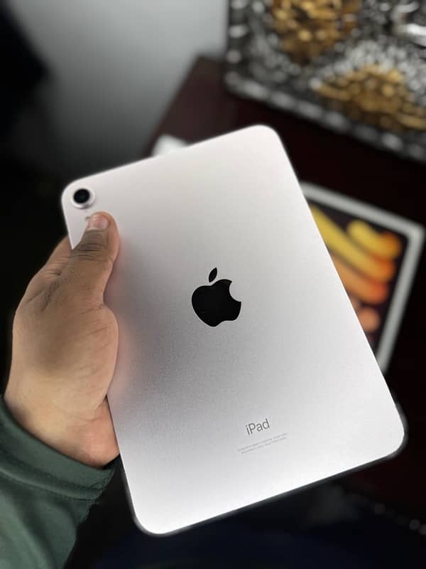 Ipad Mini 6 64/GB Like A Brand New 4