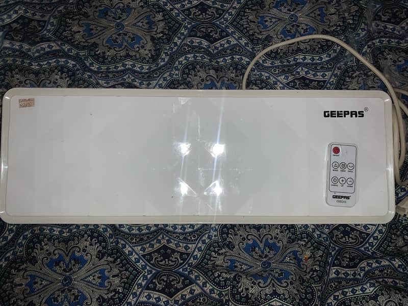 Electric Heater  Geepas Comeny 10/10 condition only One Month Use 0