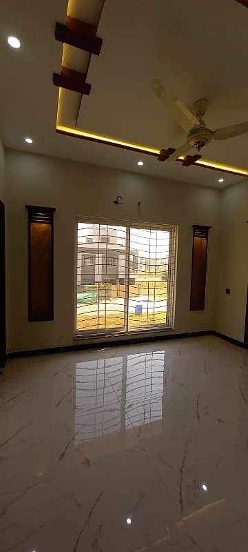 5 Marla Brand New House For Sale In Bahria Orchard Lahore 17