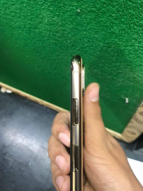 iphone XS Max 64 gb PTA approved 9