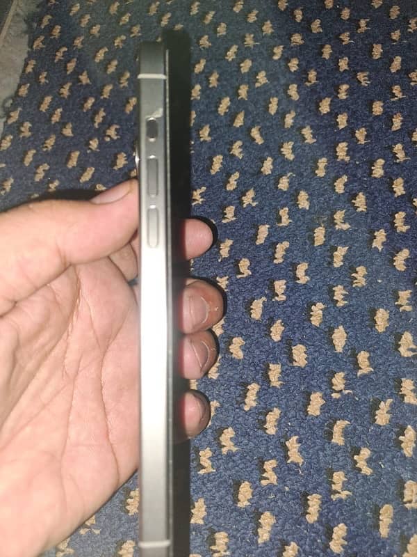 i phone 15 pro max HK model condition 10 by 10 battery health 95 5