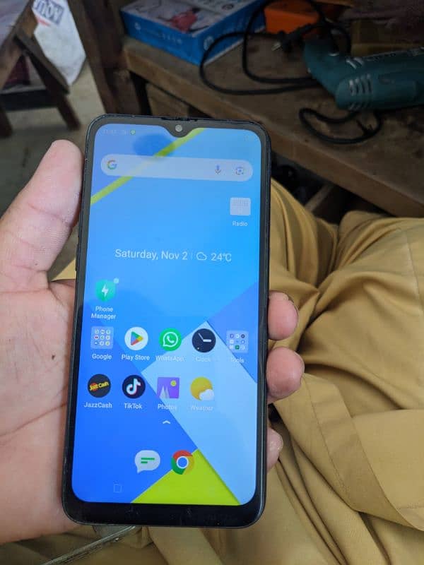 Realme C2 3/64 gb 4