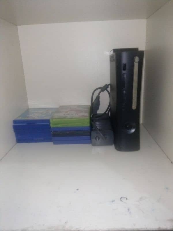 XBOX 360 ELITE EDITION 0