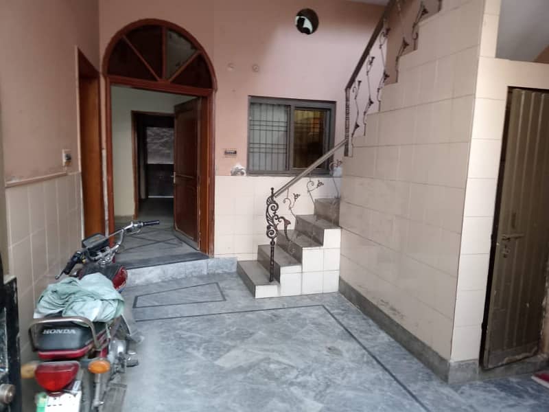 5 Marla Ground Portion For rent ( Near Hafiz Sweets ) 4