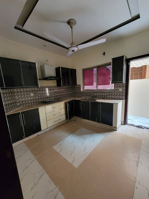 10 Marla House For Rent In Johar Block Bahria Town Lahore 4