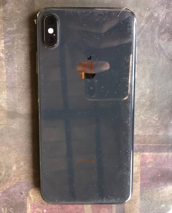 iPhone xs max 256 GB non pta battery health 74 0