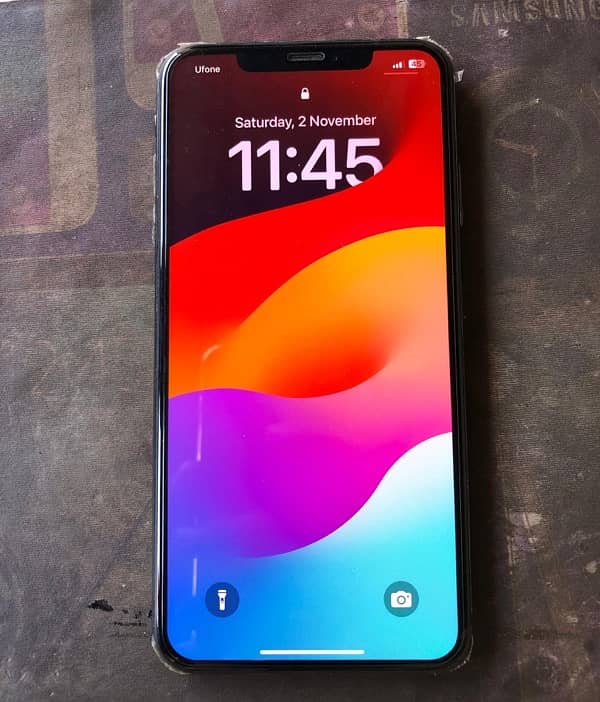 iPhone xs max 256 GB non pta battery health 74 3