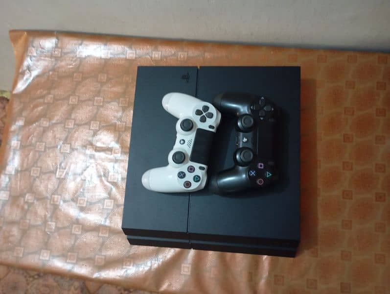 PS4 (500 GB) 2