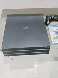 PS4 Pro 1TB With 02  Controllers