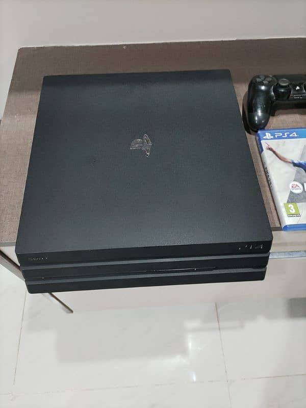 PS4 Pro 1TB With 02  Controllers 4