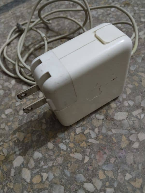 MacBook air 45W power adapter 0