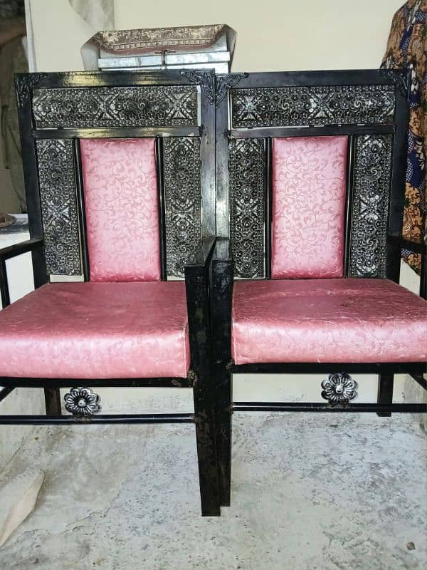 chairs and dressing  table for sale 0