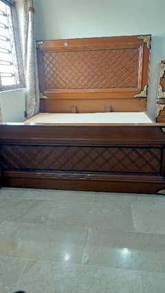 King Bed Set with Mattress, Dressing and Side tables for Sale