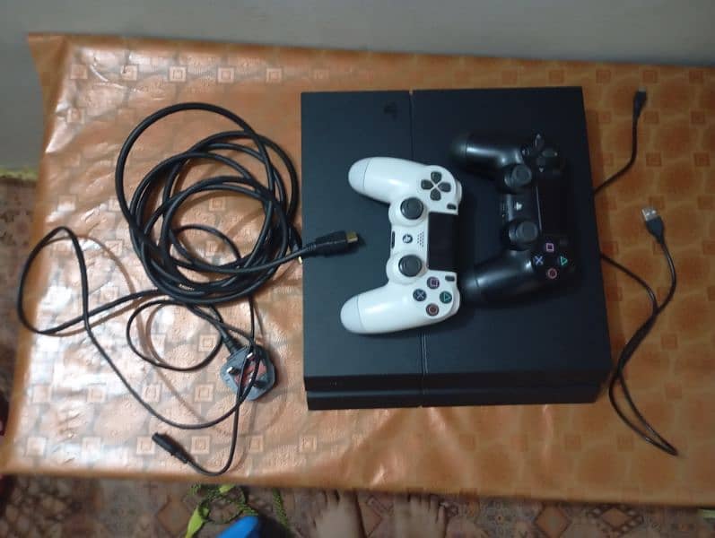 PS4 (500 GB) 3