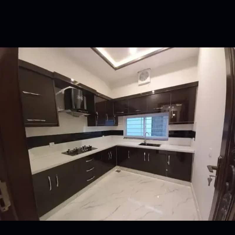 10 Marla House For Rent In Paragon City Lahore 1