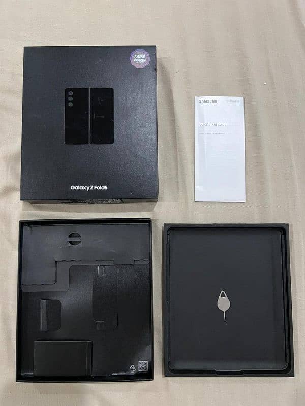 Galaxy Z Fold 5 256GB Internal/12 GB RAM 2