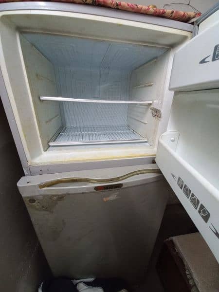 Dawlance Refrigerator Model 9188D 5